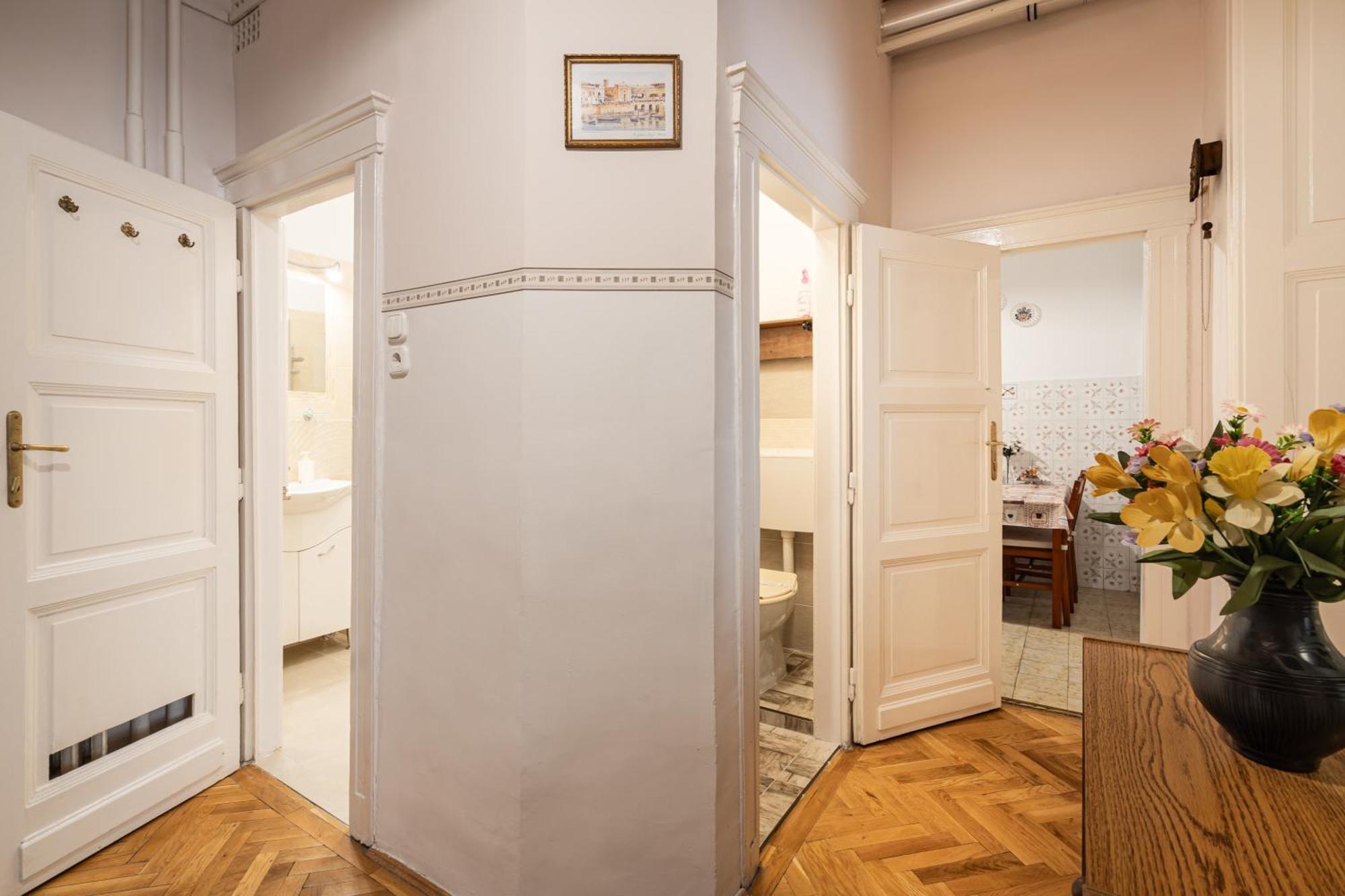 Bpr W21 Retro Home With Balcony Budapeste Exterior foto
