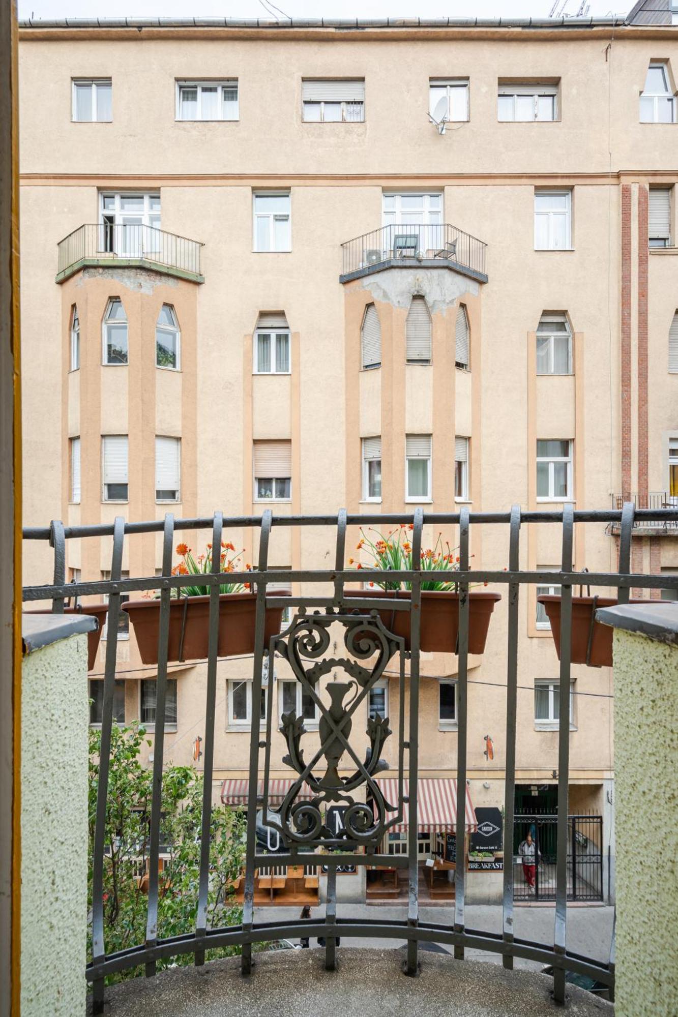 Bpr W21 Retro Home With Balcony Budapeste Exterior foto