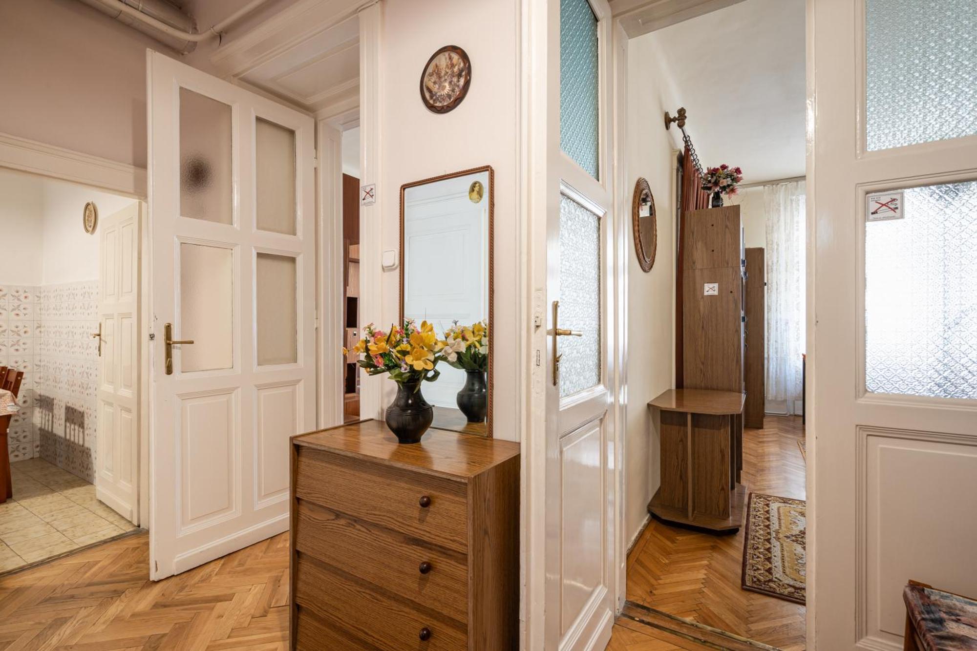 Bpr W21 Retro Home With Balcony Budapeste Exterior foto