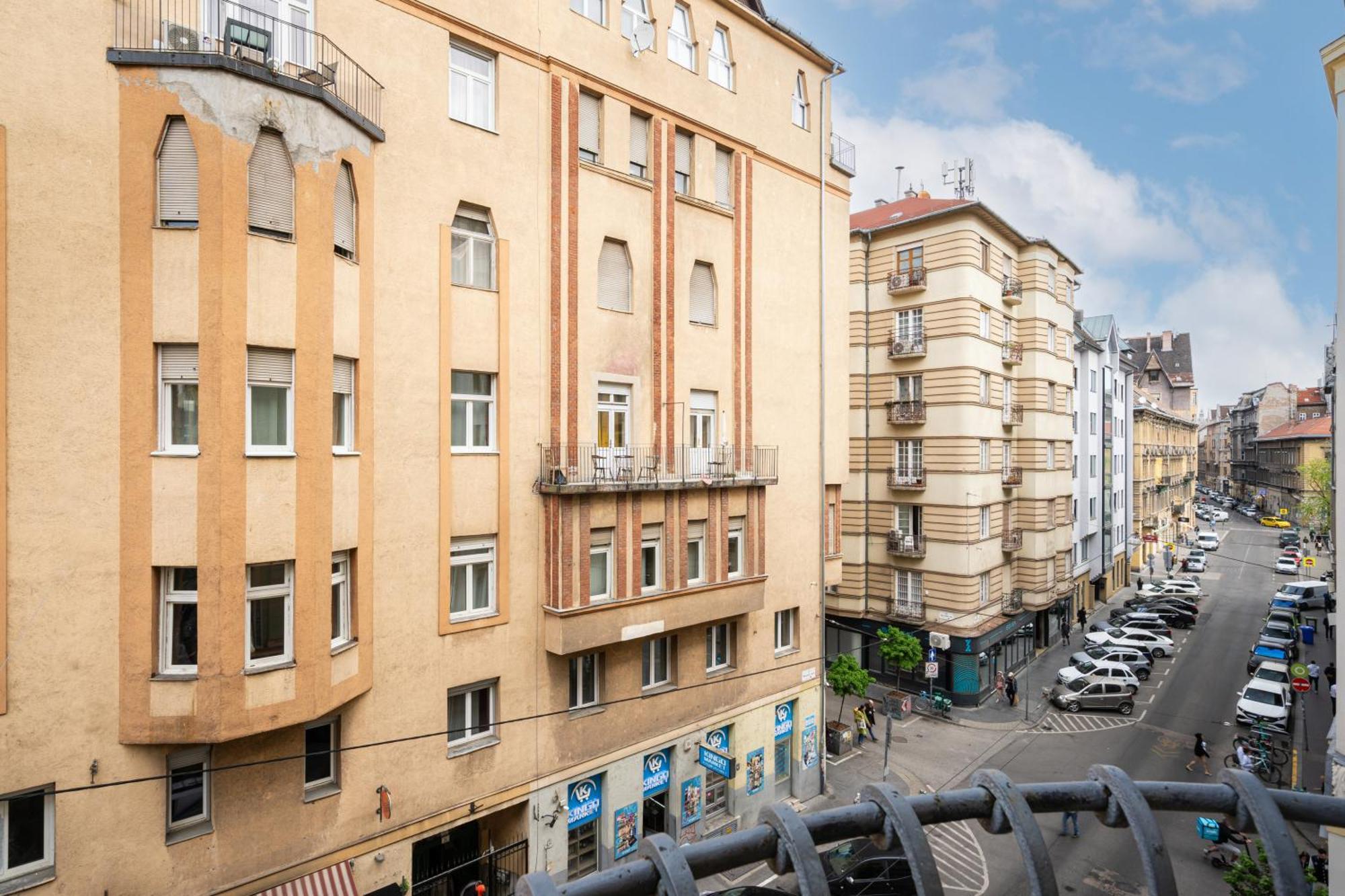 Bpr W21 Retro Home With Balcony Budapeste Exterior foto