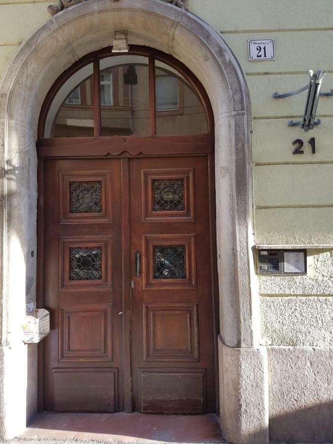 Bpr W21 Retro Home With Balcony Budapeste Exterior foto